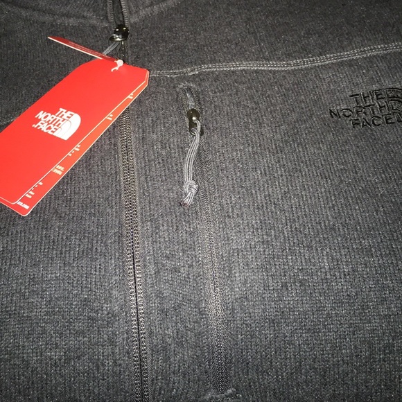 🌹🌹5X Fleece 1/4 w/ Zipper Gray NWT comfortable - Picture 2 of 6